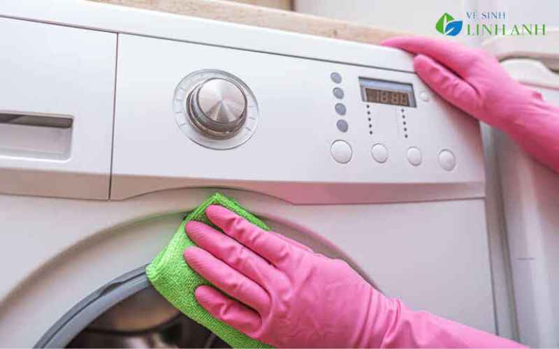 Các bước vệ sinh chi tiết các bộ phận khác của máy giặt (không cần tháo lồng)